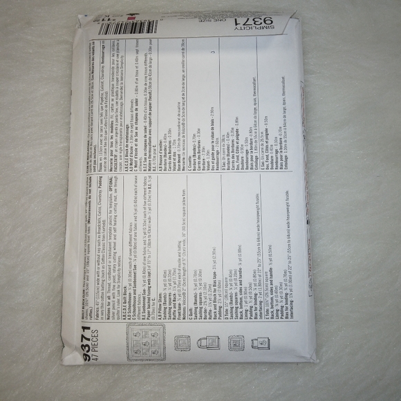 SIMPLICITY 9371 Quilt Block Club, Lesson 5, School House & Sunbonnet - Picture 6 of 6